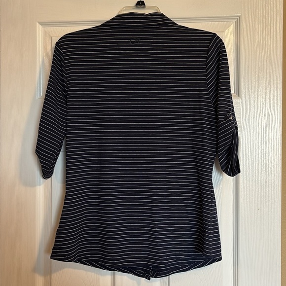 Cutter & Buck NWT women’s blue striped button down shirt size medium - Picture 6 of 9